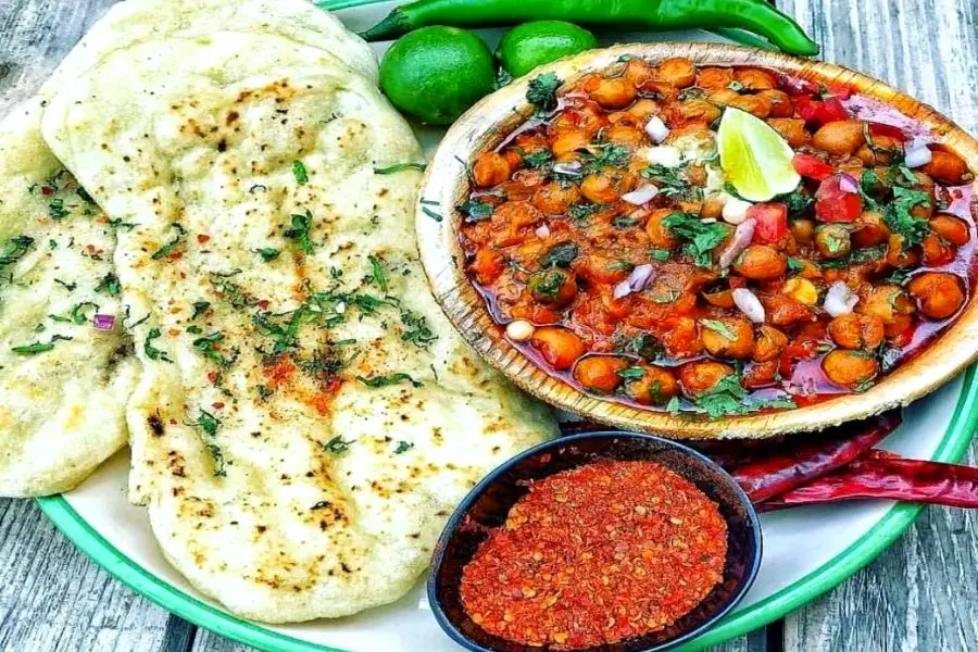 Delhi's 16 Best Street Foods Handpicked For Incurable Foodies - Bite me up