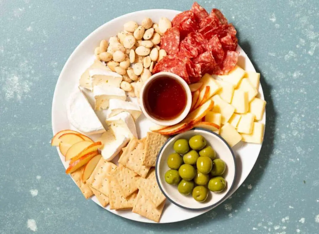 How To Construct The Perfect Cheese Platter - Bite Me Up