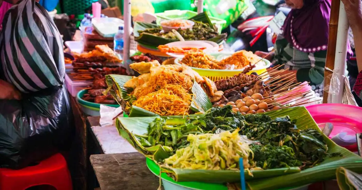 Street Foods to Eat in Indonesian